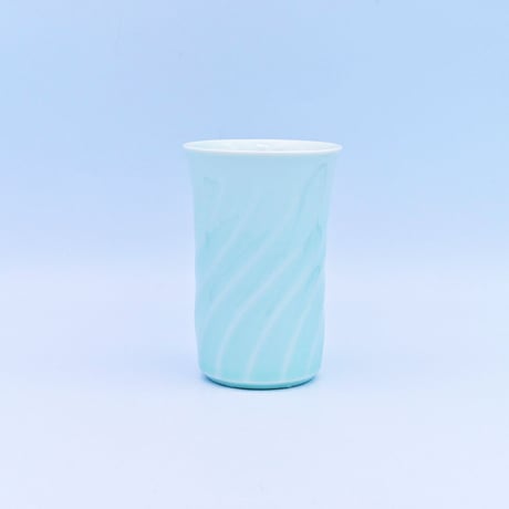 【沖縄の陶磁器・やちむん】　屋我優人　青白磁麦酒杯