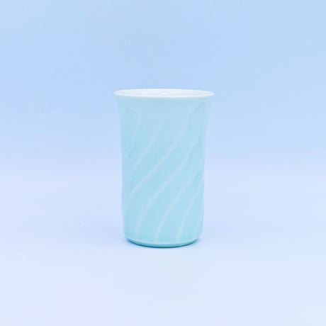 【沖縄の陶磁器・やちむん】　屋我優人　青白磁麦酒杯