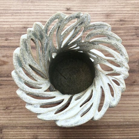 【沖縄の陶器・やちむん】　新里竜子　南端ポタリー　花器C