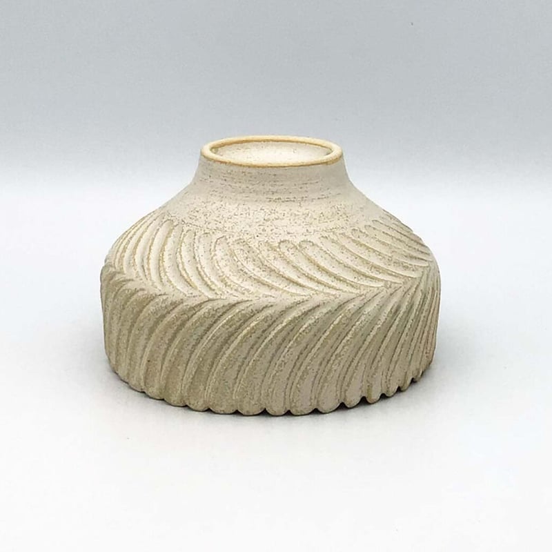 沖縄の陶器・やちむん】 新里竜子 南端ポタリーしのぎの器