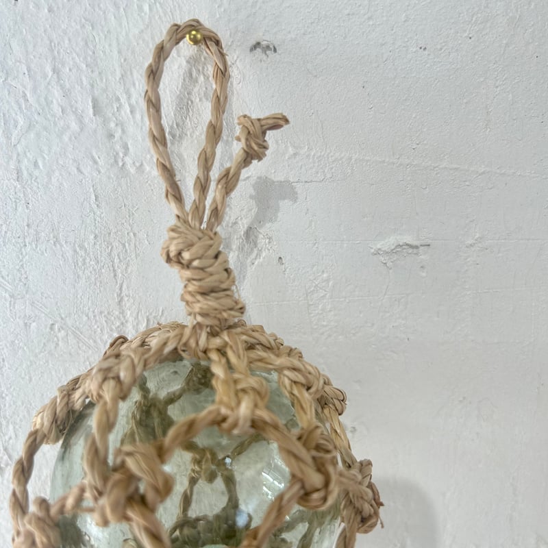 ガラス玉　縄付き 月桃縄で編む ガラスの浮き玉(ビンだま)【1505274】 / 沖縄県伊平屋村