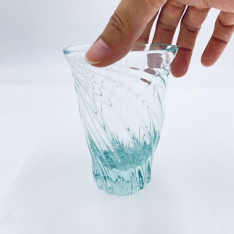 【沖縄の琉球ガラス】　白鴉再生硝子器製作所　レデューサーグラス　窓