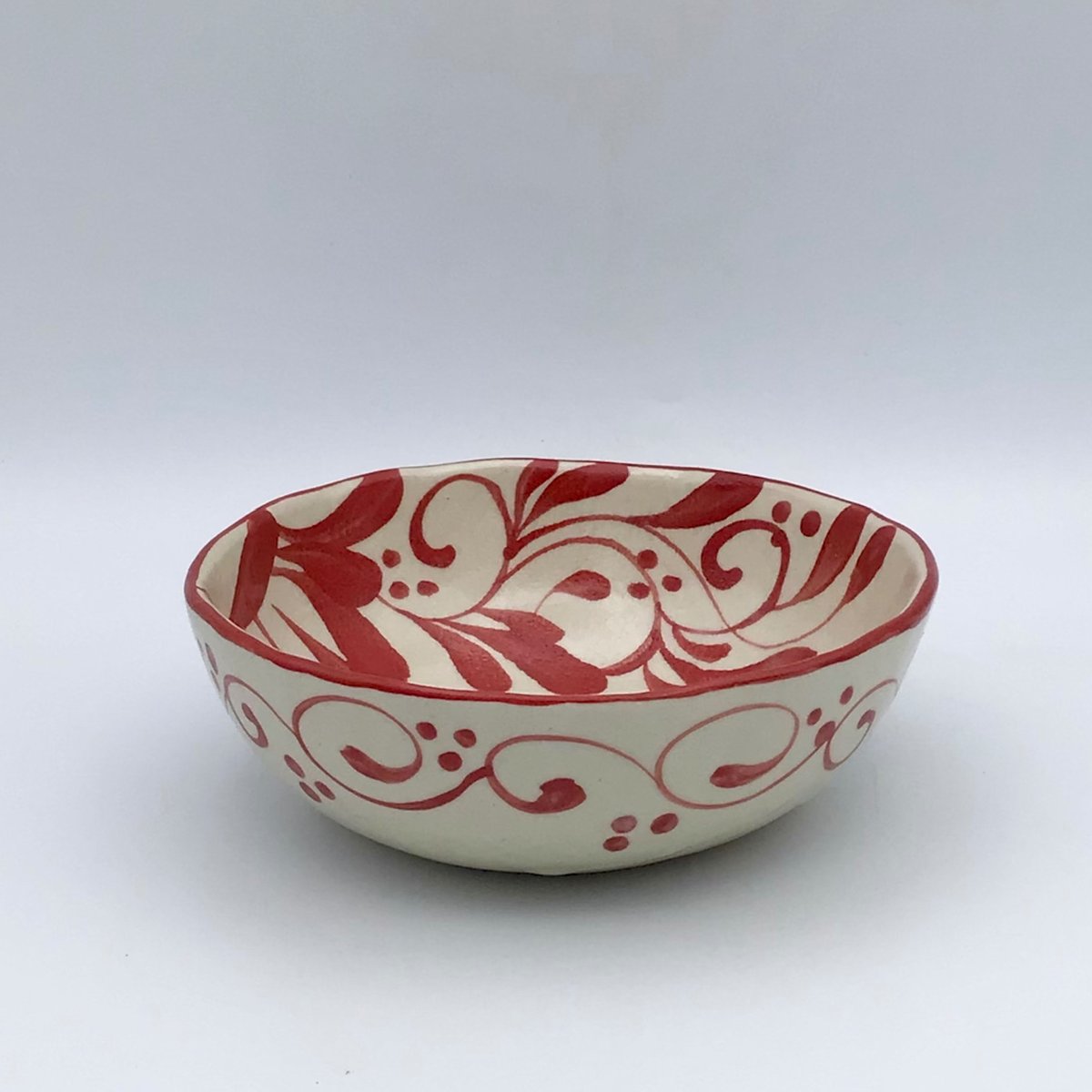 沖縄の陶器・やちむん】 眞正陶房 シリアルボウル 唐草 赤 | 沖縄の
