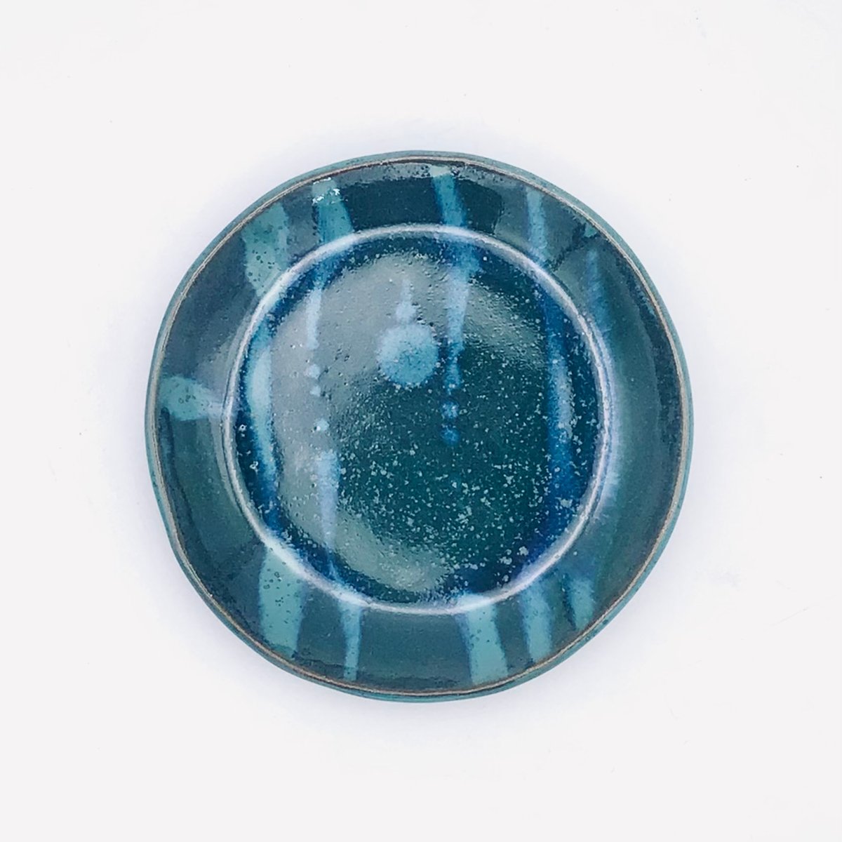 沖縄の陶器・やちむん】 西表焼青烽窯 タタラ丸皿 小 | 沖縄のうつわ