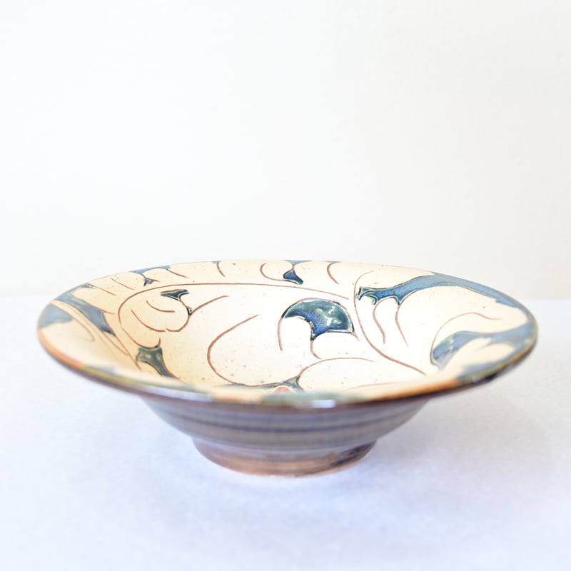 沖縄の器・やちむん・壺屋焼】 國場陶芸 赤絵 8寸皿 B | 沖縄のうつわ