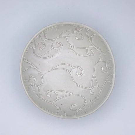 【沖縄の陶器・やちむん】　眞正陶房　シリアルボウル　唐草　ホワイト