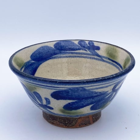 【沖縄の陶器・やちむん】　陶芸こまがた　マカイ　4寸　唐草　ネイビーオリーブ