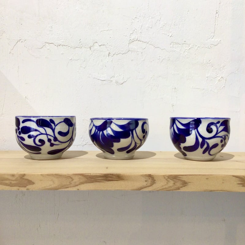 沖縄やちむん　青と茶色の渦巻き模様の陶器 沖縄の陶器・やちむん】 陶芸こまがた 7寸鉢 | 沖縄のうつわ