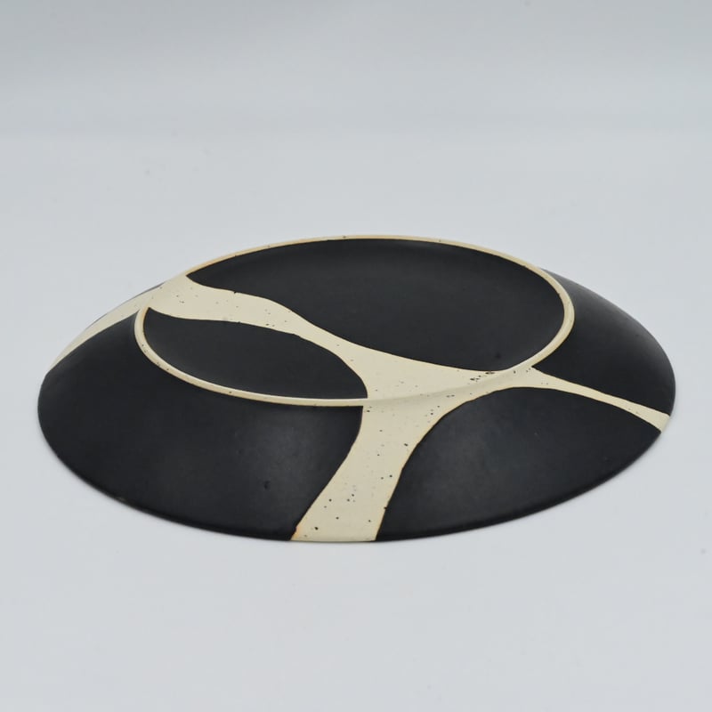 沖縄の陶器・やちむん】 陶factory509 モノクロ皿 大 | 沖縄の