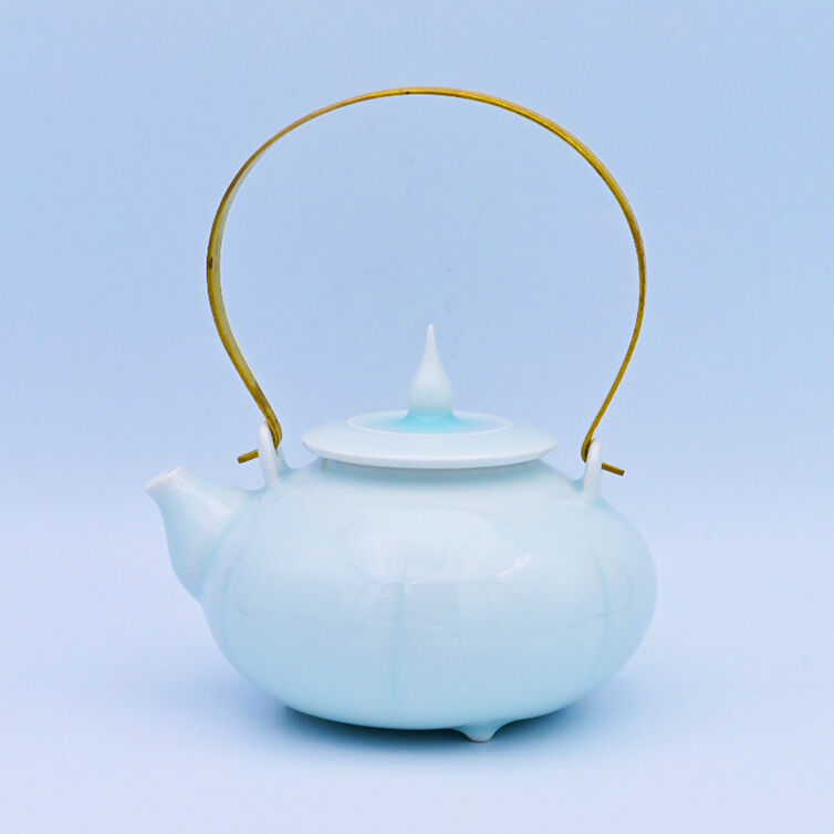 沖縄の陶磁器・やちむん】 屋我優人 白磁注家 チューカー | 沖縄の