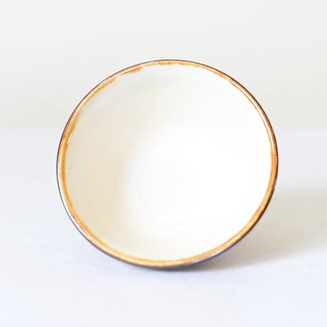 【沖縄の器・やちむん・壺屋焼】　國場陶芸　赤絵3.5寸マカイ　e