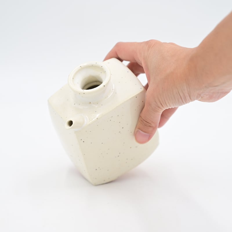 沖縄の陶器・やちむん】 陶factory509 ツイデツガレテ角瓶 白 | 沖縄の 沖縄の陶器・やちむん】 陶factory509 ツイデツガレテ角瓶 白 | 沖縄の