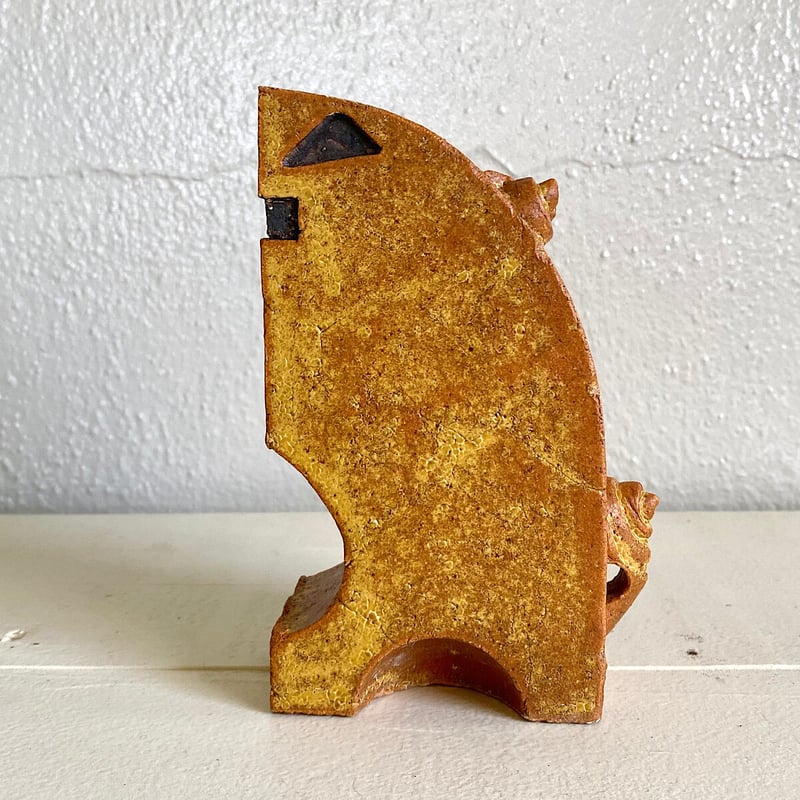 シーサー　やちむん シーサー 土灰焼き 立ち横向き （大） 沖縄 やちむんシーサー