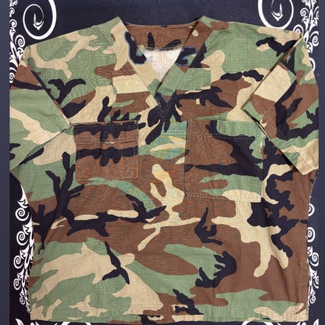 big camo Vneck t/s