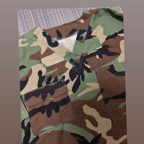 big camo Vneck t/s