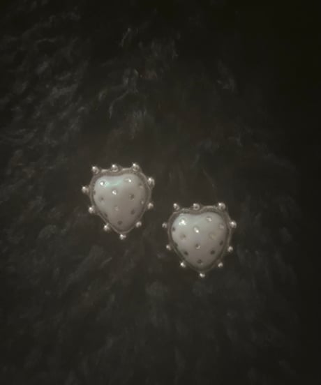 Heart Virus earring / pierce