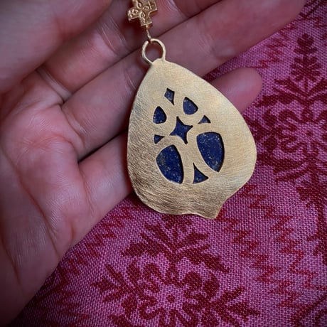 Charm LACRIMA CROCE  Lapis lazuli