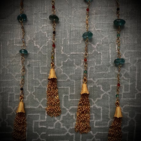 Shank chain lariat  - Apatite & multicolor agate