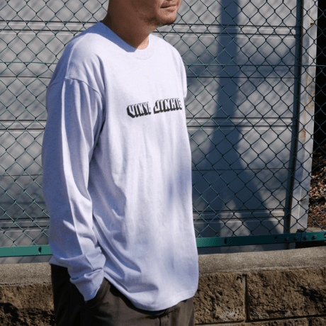 VINYL JUNKIE - Three Dimensional Logo Long Sleeve Tee Shirts / Ash