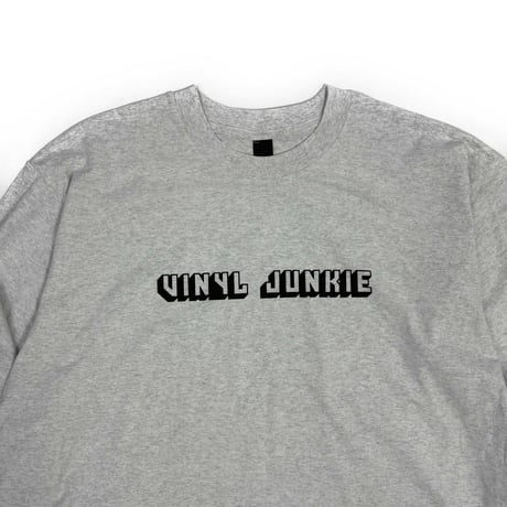 VINYL JUNKIE - Three Dimensional Logo Long Sleeve Tee Shirts / Ash