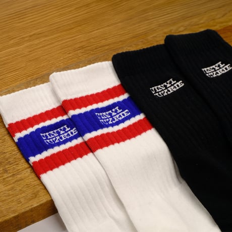VINYL JUNKIE LOGO  SOCKS / White