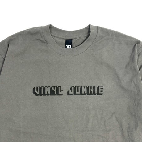 VINYL JUNKIE - Three Dimensional Logo Long Sleeve Tee Shirts / Charcoal