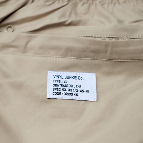 VINYL JUNKIE - Dub Me Crazy Weekend Shorts - Beige
