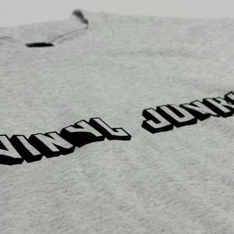 VINYL JUNKIE - Three Dimensional Logo Long Sleeve Tee Shirts / Ash