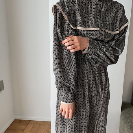 【nokcha original】geometric back open ops/black_nd0094
