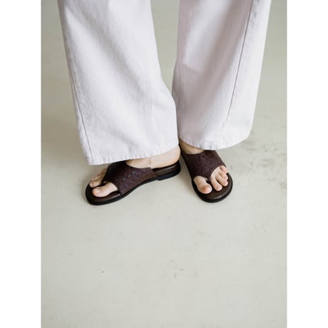 《予約販売》ostrich like thong sandals/2colors_na0795