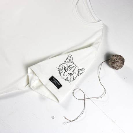 HOFI-028 ペンアートＴシャツ：44. 袖 ネコ