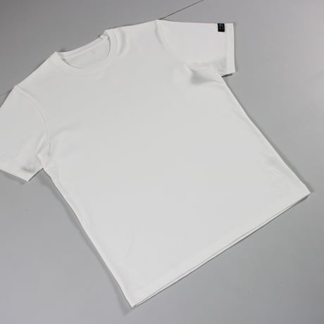HOFI-021R-emb オーガニック超長綿 タック襟Ｔシャツ：ホワイト （撚糸機 ホワイト刺繍）