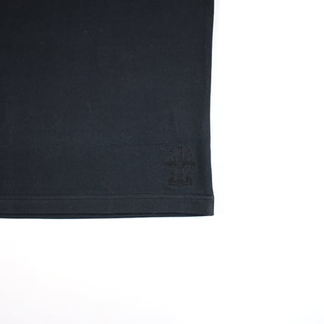HOFI-021R-emb オーガニック超長綿 タック襟Ｔシャツ：ブラック （撚糸機 ブラック刺繍）