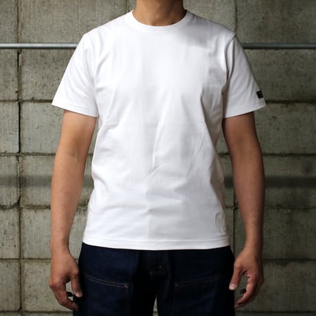 HOFI-021R-emb オーガニック超長綿 タック襟Ｔシャツ：ホワイト （リング/ホワイト刺繍）