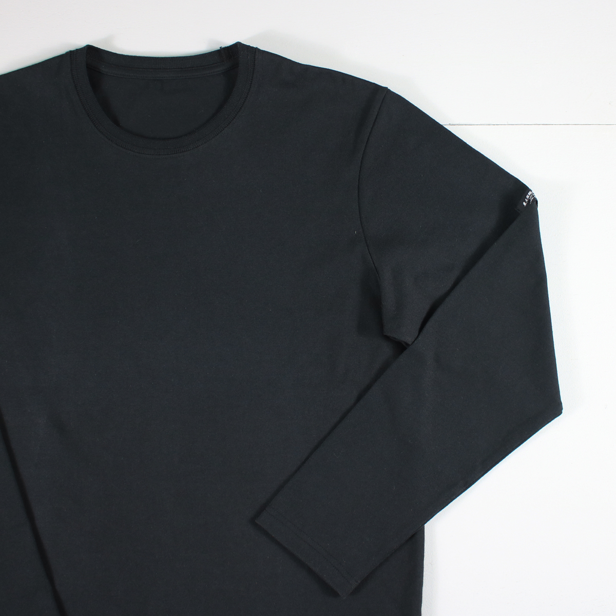 HOFI-023R オーガニック超長綿 タック襟長袖Tシャツ：ブラック | 東