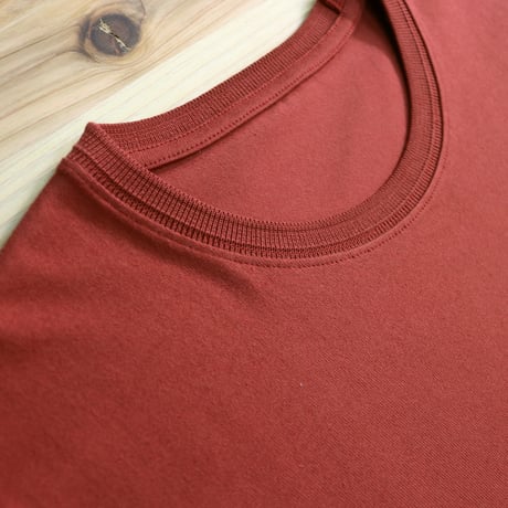 HOFI-023R オーガニック超長綿 タック襟長袖Ｔシャツ：ブラウンレッド