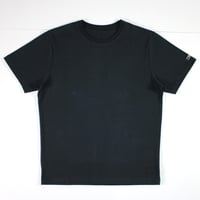 HOFI-021R-emb オーガニック超長綿 タック襟Ｔシャツ：ブラック （撚糸機 ブラック刺繍）