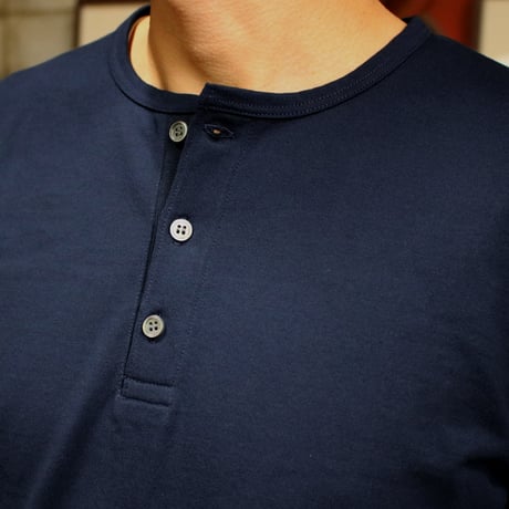 HOFI-051 スーピマ超長綿強撚ヘンリーネック長袖Ｔシャツ：ダークネイビー
