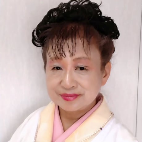 [21]＊尼さん漢方医心と身体のお話　　あなたの心と身体を元気にしてくれる本です！気分の落ち込んでる時こそお読みください！！幸せと健康と若さを保つ秘訣の宝箱です！！！￥1430税込みです。