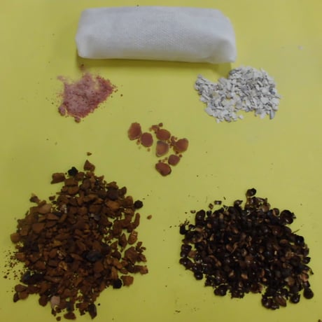 ＊チャガ茶(チャーガのお茶)[ヤマブシ、桑の葉いりなど」3~4包(約1か月分、ペットボトル2L5～6本分」＊忘れんぼさん向け、ヤマブシ入りチャガ茶3包(約30日分)＊チャガ茶4包税！