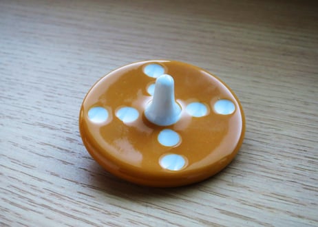 PORCEALIN SPIN　磁器のひねりゴマ【肥前吉田焼】
