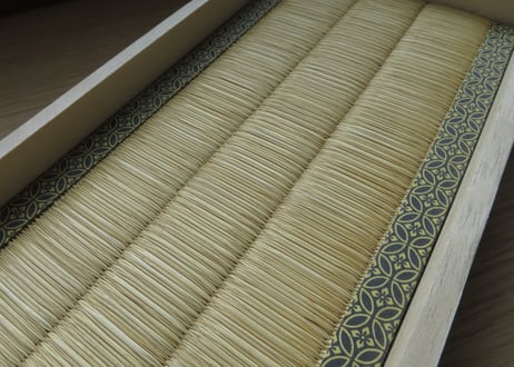 RYUBIN TRAY　飾るものを美しく引き立てる、黄金色の藺草【龍鬢表】のアクセサリートレイ