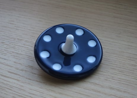 PORCEALIN SPIN　磁器のひねりゴマ【肥前吉田焼】