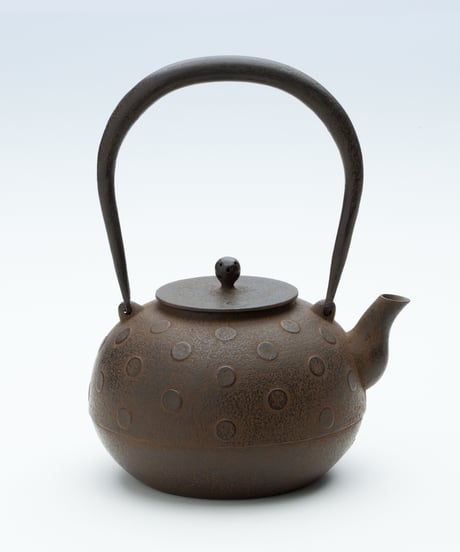 TECHI　南部鉄器　鈴木盛久工房　一字金輪像　懸仏　共箱　C　6039 南部鉄器 鈴木盛久工房 レリーフ 一字金輪像 懸仏 共箱 C 6039