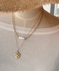 ダブルチェーンコインモチーフ×フレッシュパールネックレス