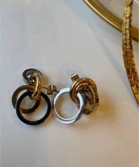 ミックスカラー　トリプルフープピアス