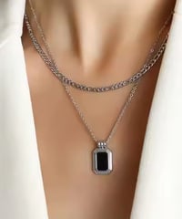 マニッシュスクエアプレートネックレス
