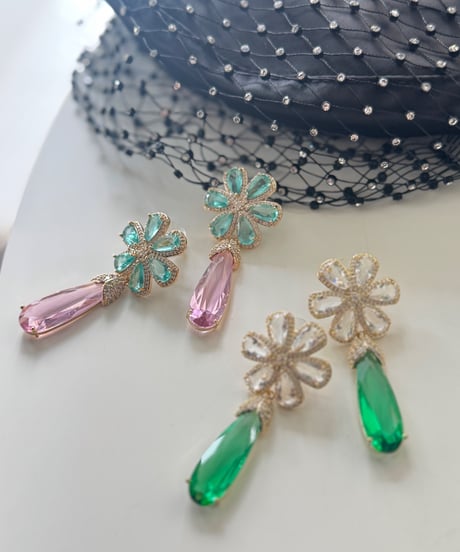 ジルコニアフラワーピアス
