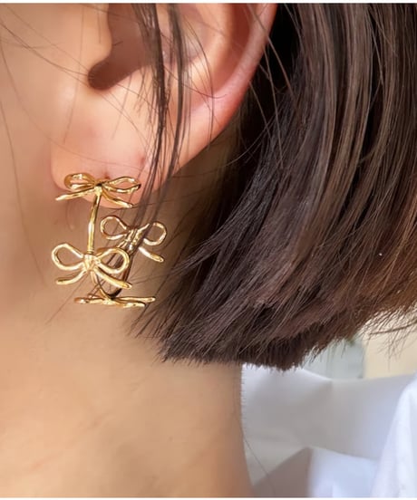 リボンフープピアス　ゴールド