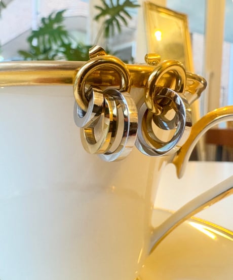 ミックスカラー　トリプルフープピアス